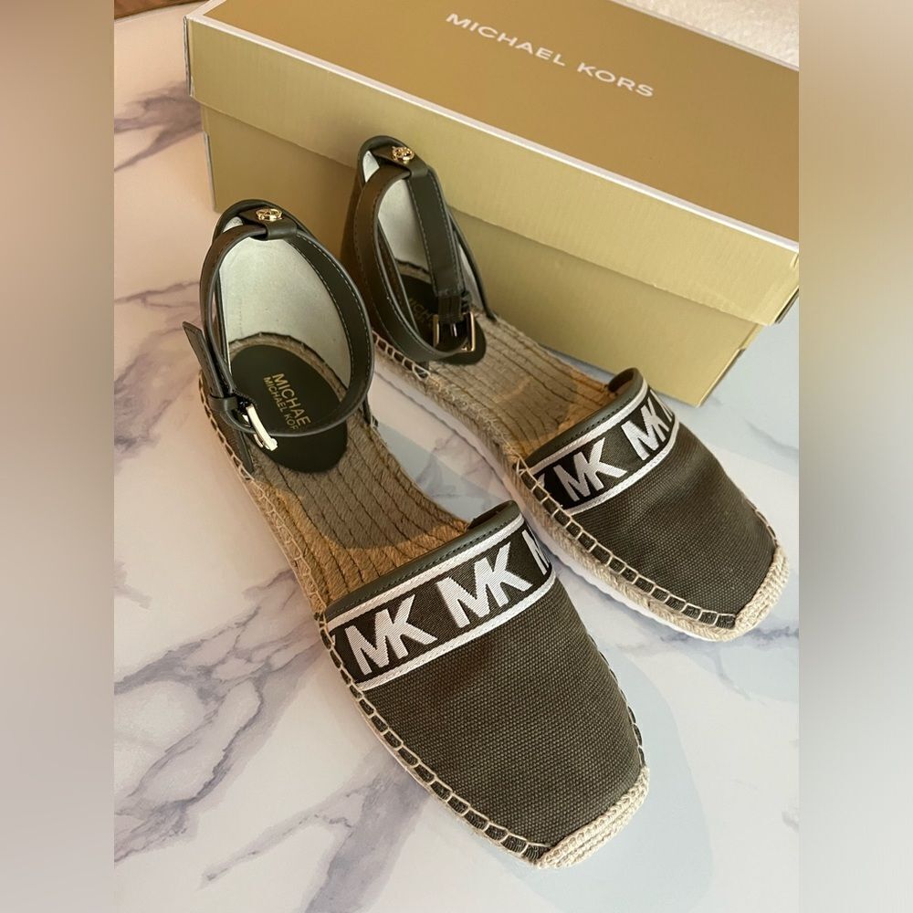 Michael Kors Fawn Espadrille, Heavy Canvas, Olive, 8M - Picture 3 of 7